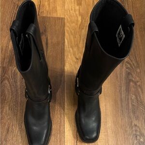 Women’s Frye Black Leather Motorcycle Boots size 6